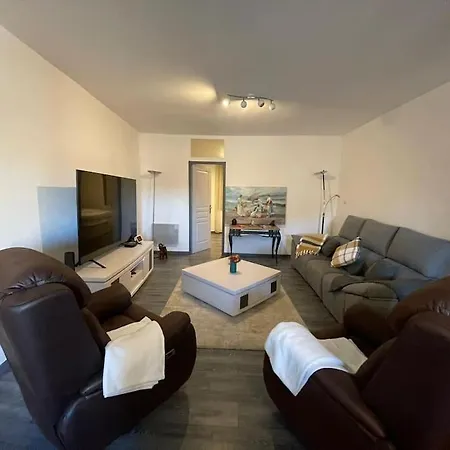 Domus Narbo Yourhosthelper アパート ナルボンヌ